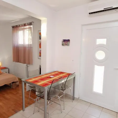 By The Sea Jelsa, Hvar - 5723 Apartament Jelsa (Hvar)